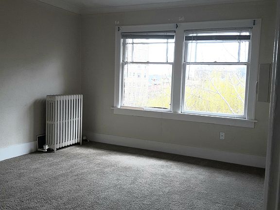5th image of 208 N Tacoma Ave