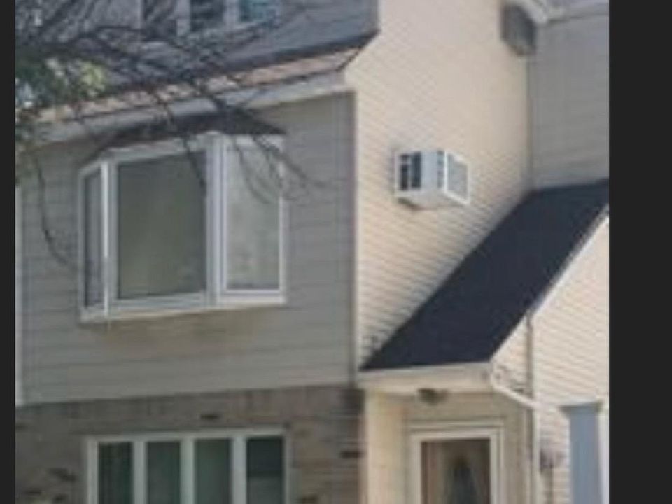 1st image of 144 Sandalwood Dr Floor 1