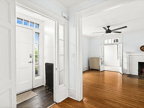 4th image of 2711 E 8th St