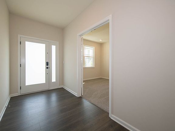 4th image of 2600 Albatross Ave