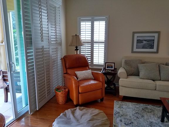 2nd image of 3019 Vallejo Way