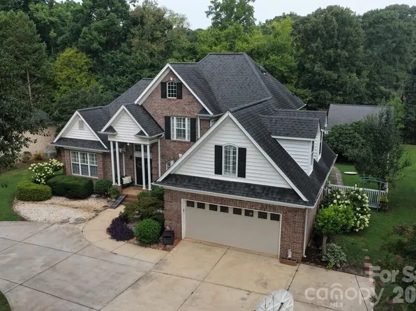 1093 Fairfield Dr, Gastonia, NC 28054