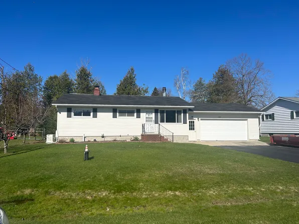 1068 Hinckley Blvd, Alpena, MI 49707
