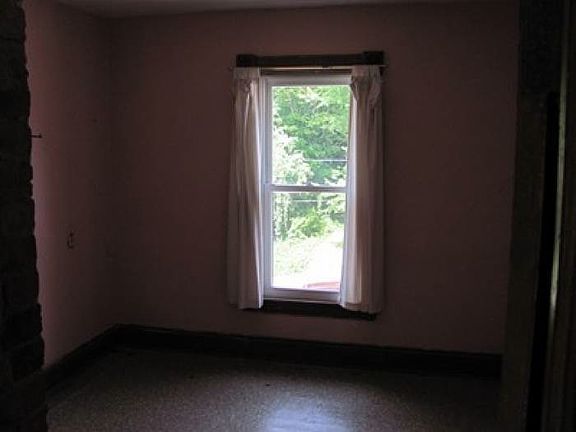 5th image of 4 Forest Pl