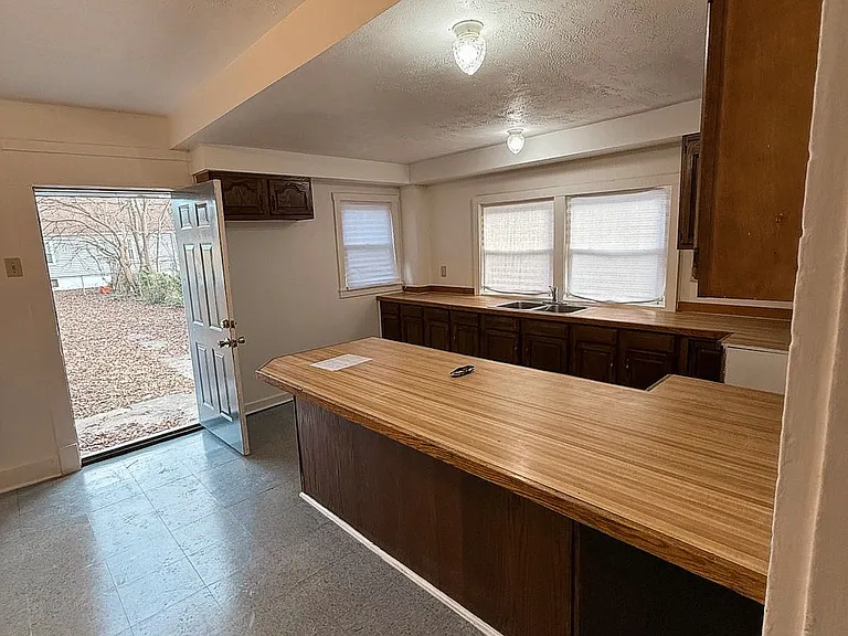 431 Amy Ave — Photo 9
