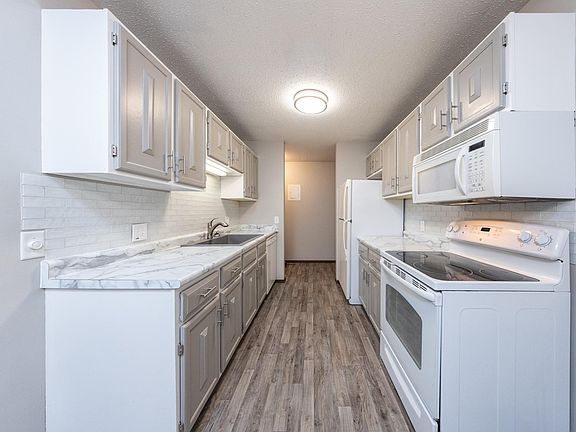 3rd image of 3917 Heritage Hills Dr APT 102