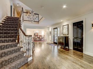 233 E Ravine Baye Rd, Bayside, WI 53217