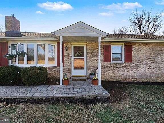 2nd image of 152 Old Stone House Rd S #S