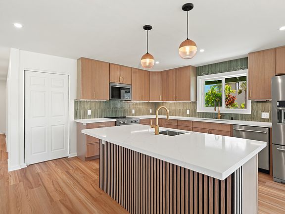4th image of 6466 Kaahele St
