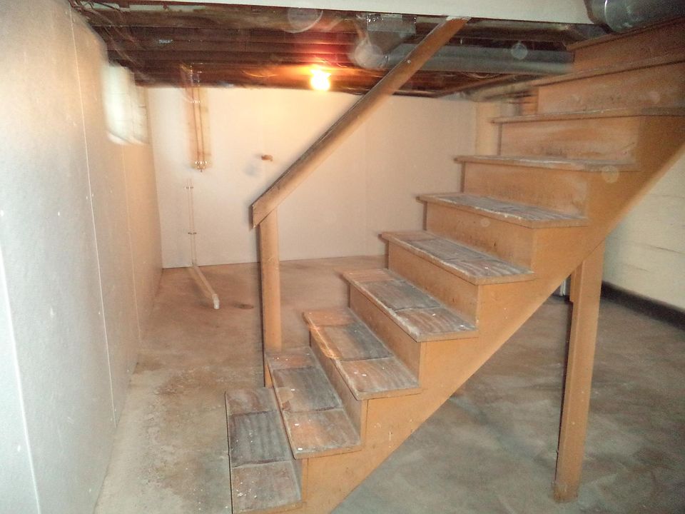 2nd image of 2190 Dresden St
