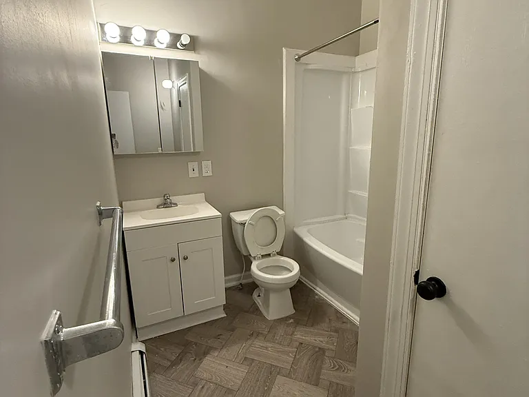 200 Armstrong St #A — Photo 11