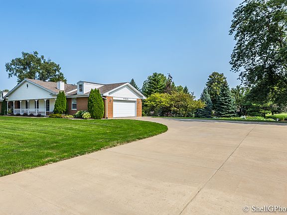 3rd image of 131 Luther Ln