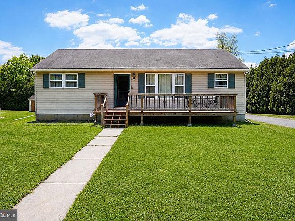 4th image of 1613 Acorn Dr