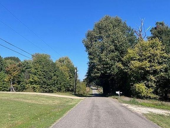 Exterior Neighborhood (street photo)