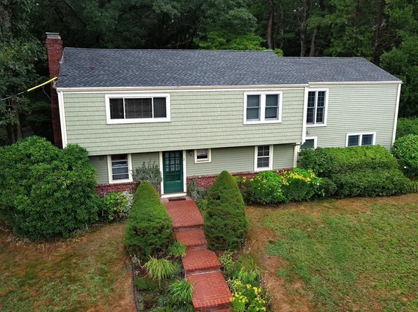 2 Woodland Dr, North Reading, MA 01864