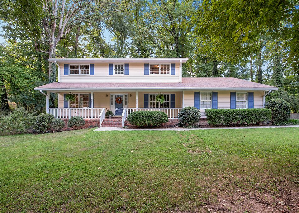 Welcome to 2363 Sandell Dr!