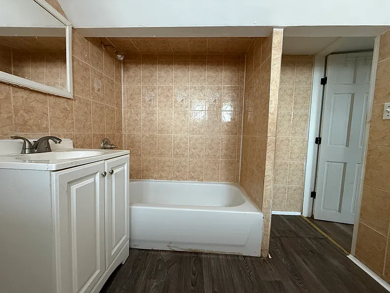 32 Lewis Ave #BASEMENT — Photo 5