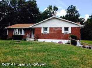 547 Prichards Rd, Hunlock Creek, PA 18621