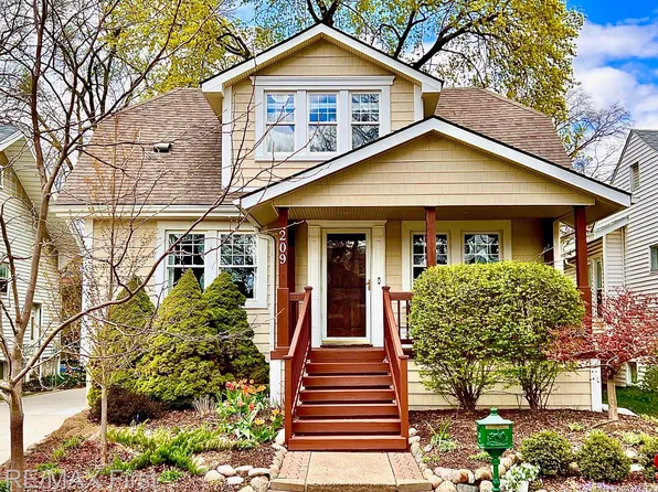 209 E Woodland St, Ferndale, MI 48220