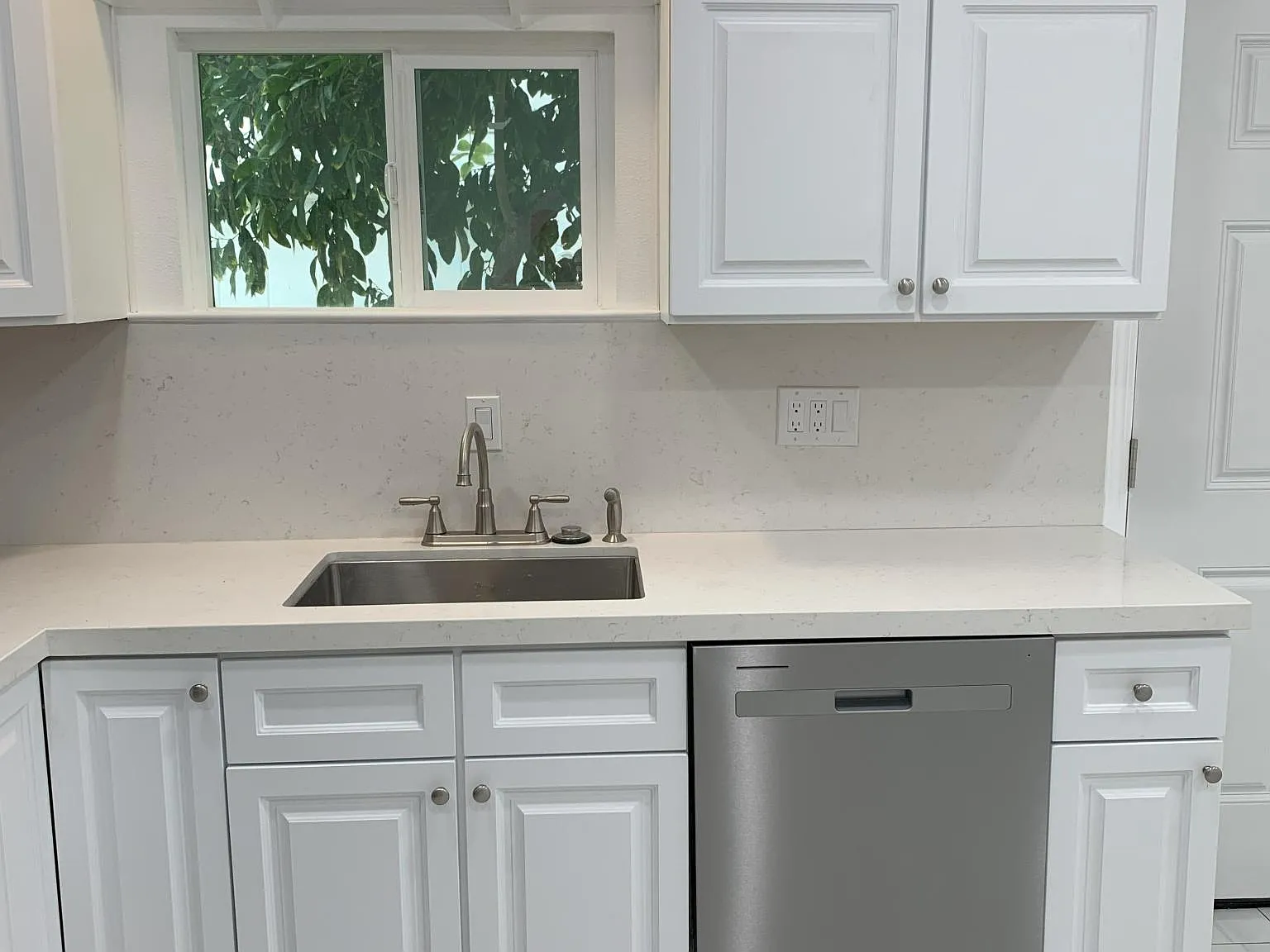 Studio, 250 sqft, $1,200 — Photo 4