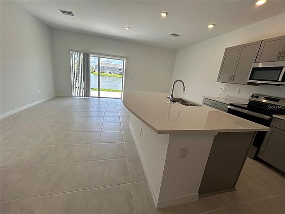 5th image of 2287 Paravane Way