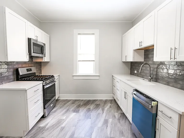 271 S Willow Ave — Photo 31