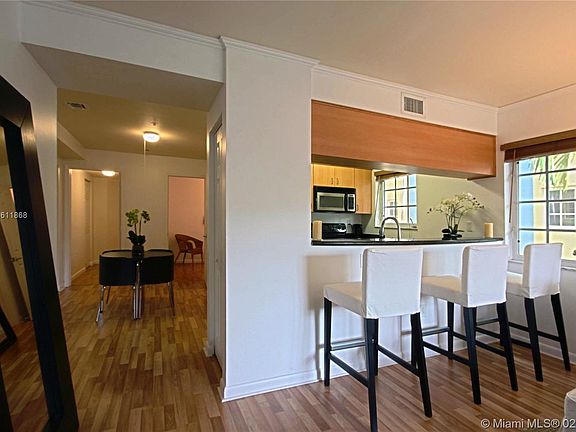 3rd image of 600 Euclid Ave APT 2A