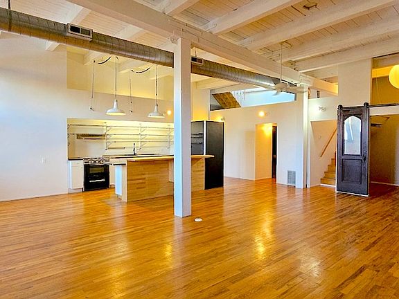 2nd image of 3312 N Ravenswood Ave APT 2