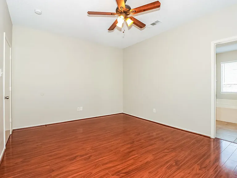 617 Saint Eric Dr — Photo 9