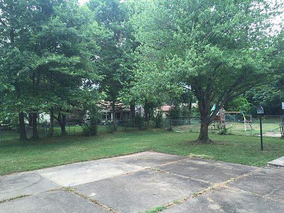 3rd image of 256 Village Creek Dr