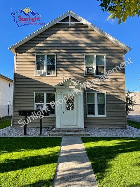 1st image of 216 N 33rd St APT 2