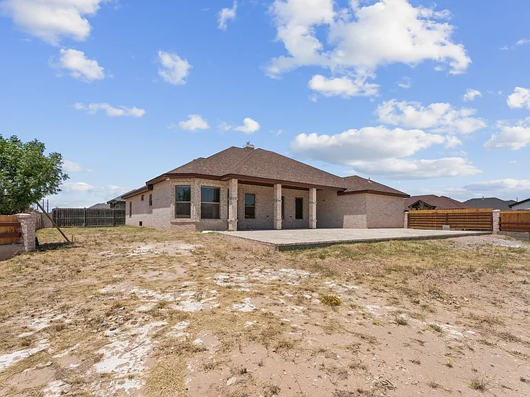 1001 Sparhawk Dr — Photo 19