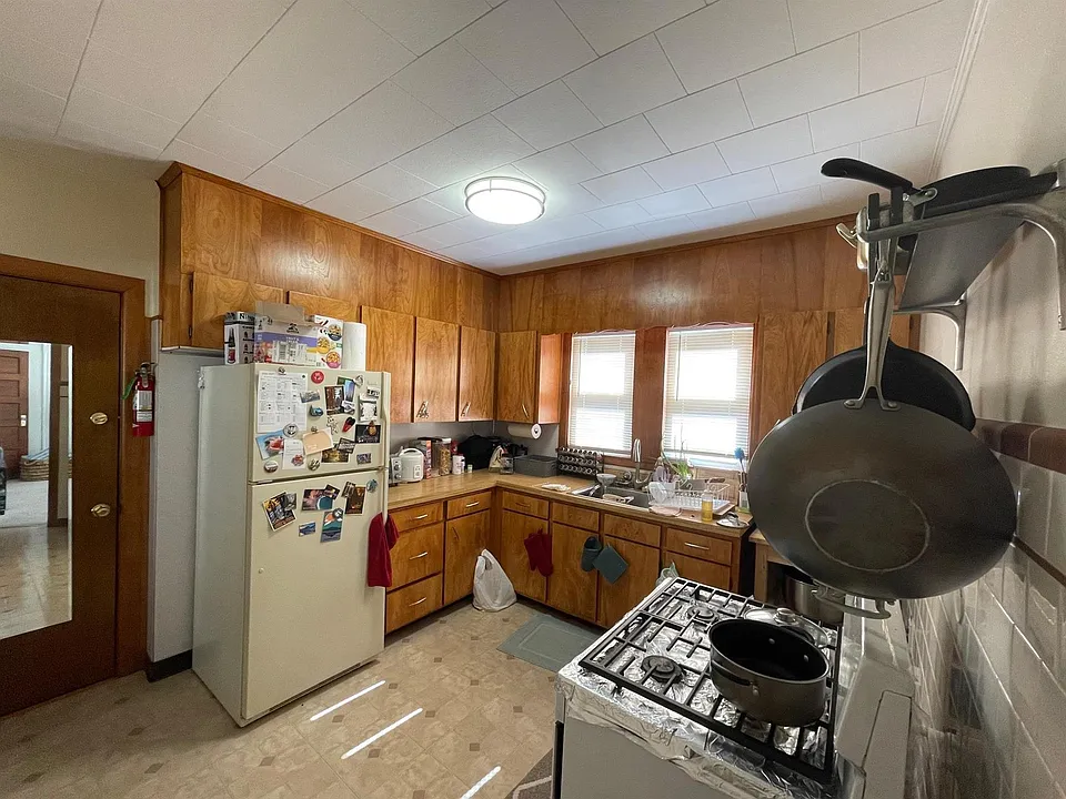 105 Bromfield Rd #2
