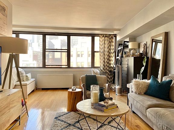 4th image of 225 E 36th St APT 15A