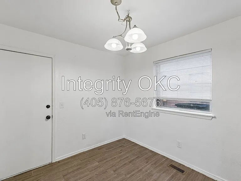 8514 Candlewood Dr — Photo 16