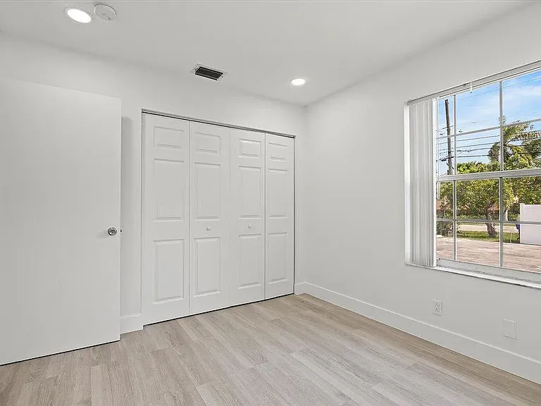 2319 Johnson St #4 — Photo 6