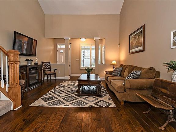 4th image of 1125 Scepter Ln W #221
