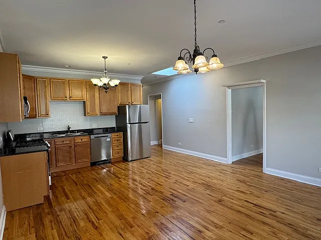 2 bed, 1100 sqft, $2,250 — Photo 2