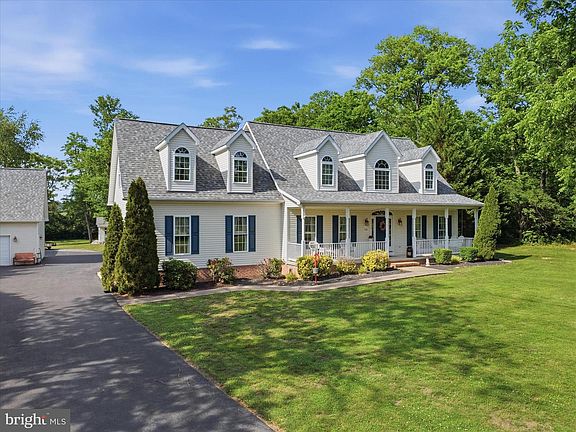 2nd image of 726 Doe Run Rd
