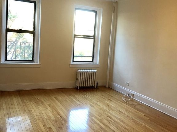 4th image of 3516 34th St APT 4C