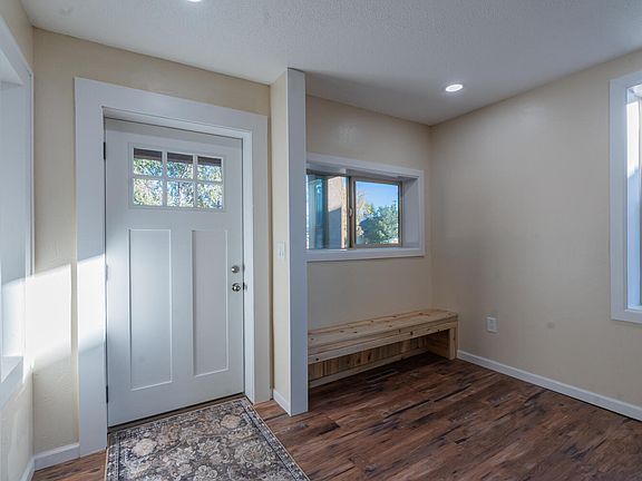 5th image of 402 College St