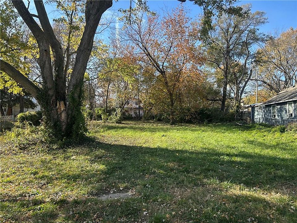 1st image of 2332 Oakley Ave