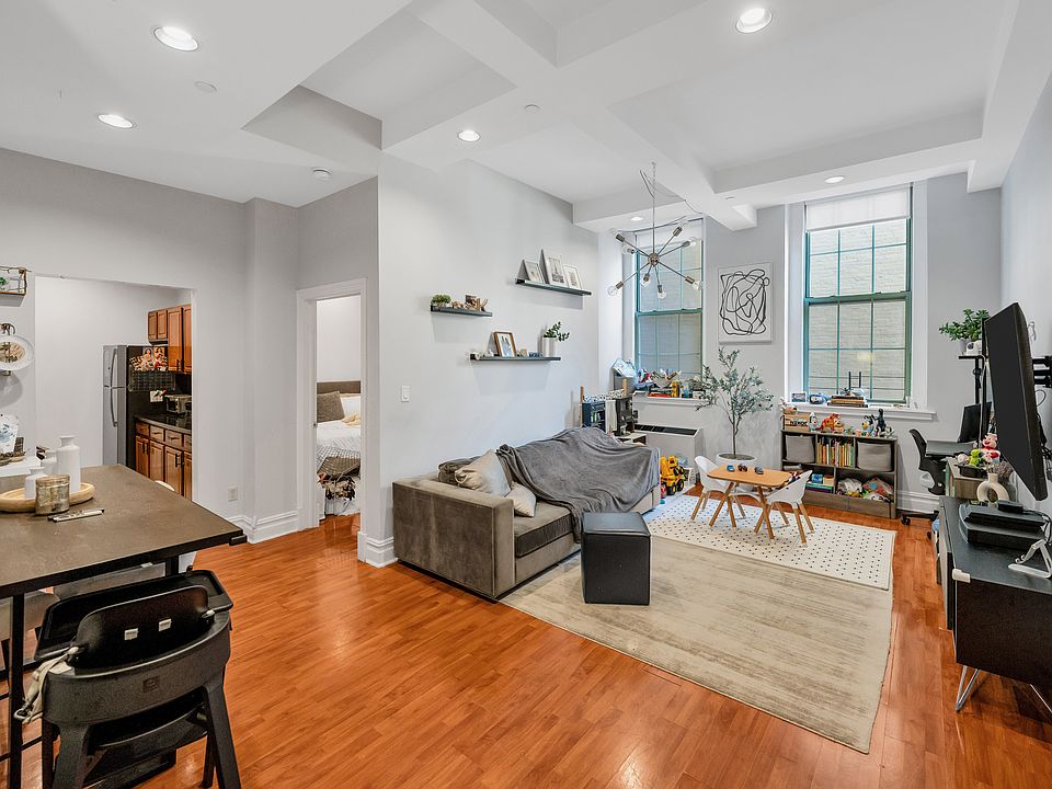 1st image of 4502 Ditmars Blvd APT 305