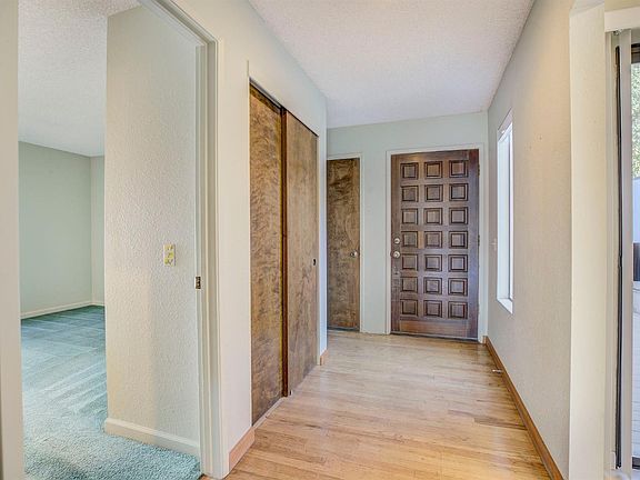 5th image of 196 Rockwood Dr #2