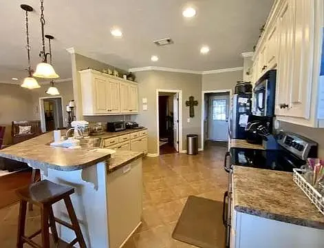 345 Cheryl Dr — Photo 2