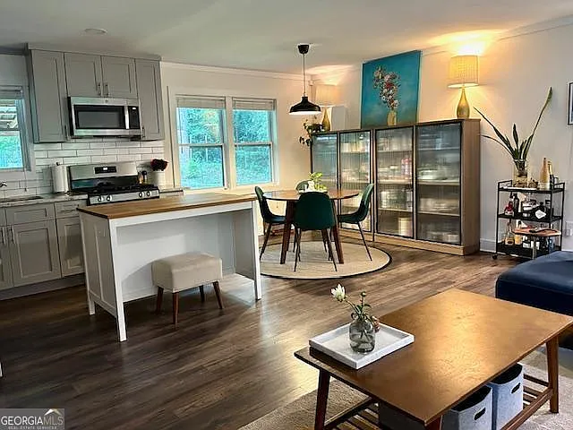 1761 Detroit Ave NW — Photo 8