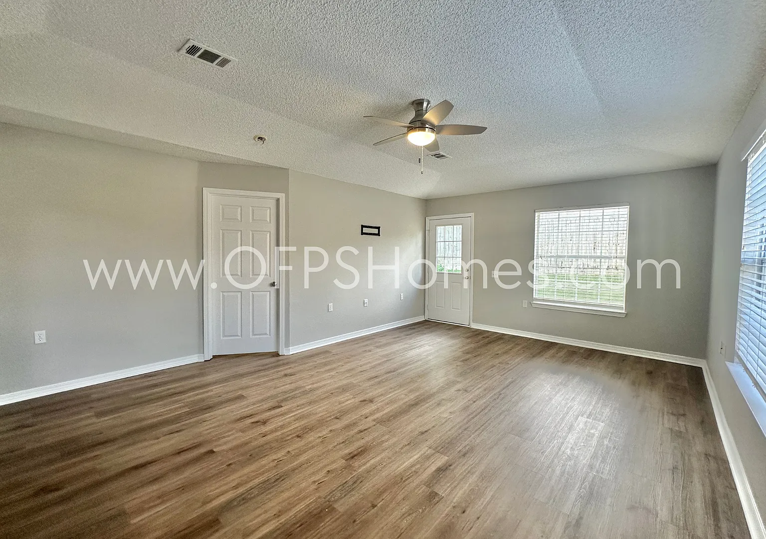 Gulf Breeze 2/2 Available Oct — Photo 4