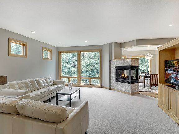 3rd image of 2288 Wildwood Dr