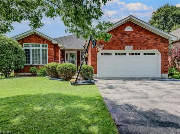 45 Olivetree Rd, Brantford, ON N3R 7X1