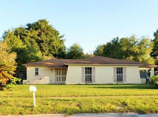 1017 Greenbriar Dr, Brandon, FL 33511